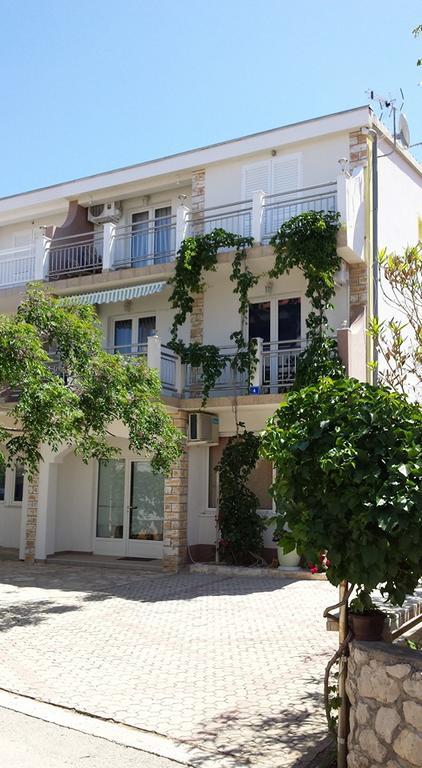 Apartments Ivi Vir Buitenkant foto